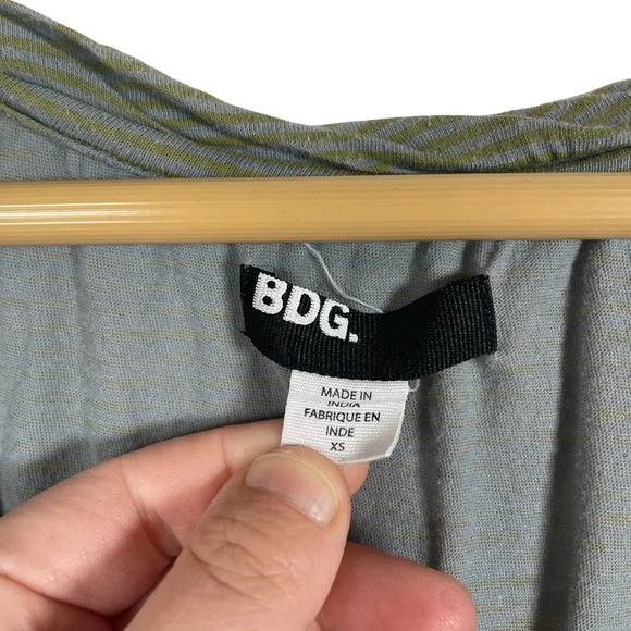 VINTAGE Y2K BDG Flowy Tiered Patterned Top in Green/Purple/Grey Size XS - Picture 5 of 7